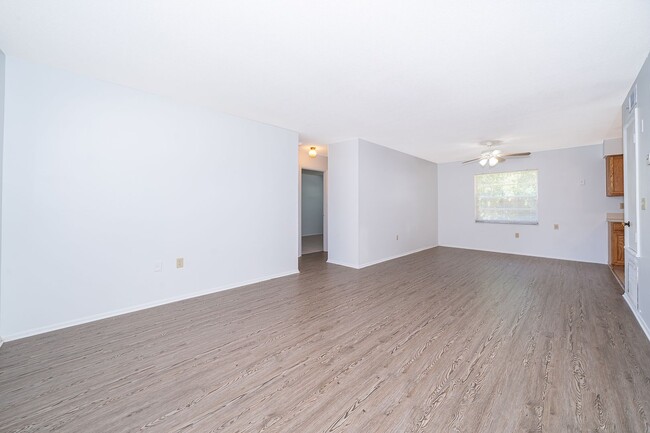 Building Photo - ALTAMONTE SPRINGS: 3 bed/1.5 bath home in ...