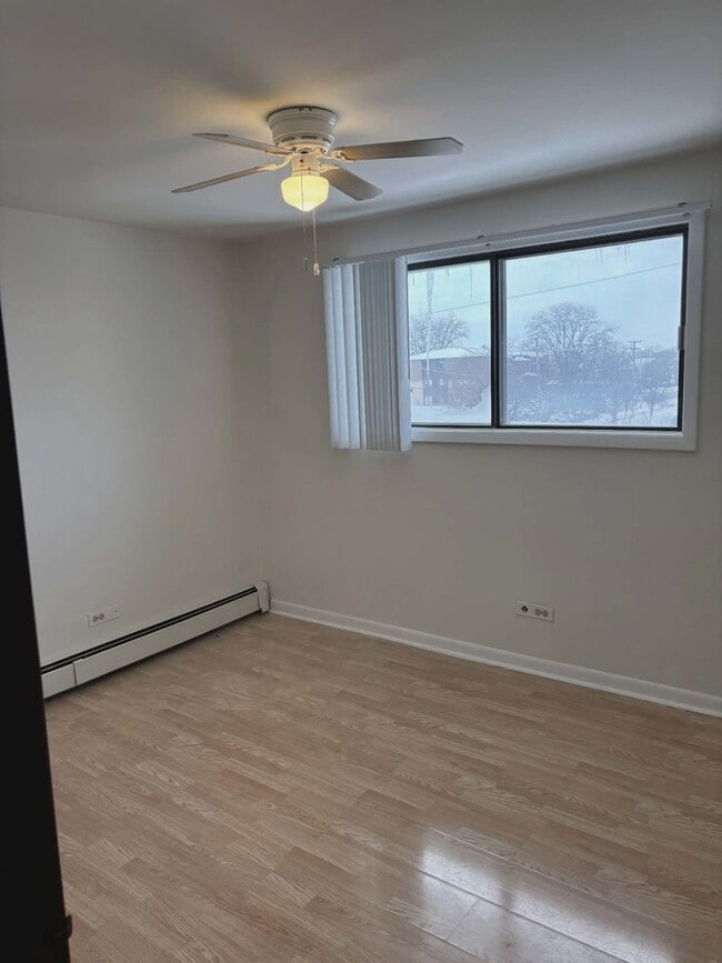 Building Photo - 200 Madison St