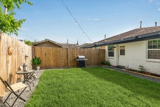 Building Photo - 3808 Cochran St