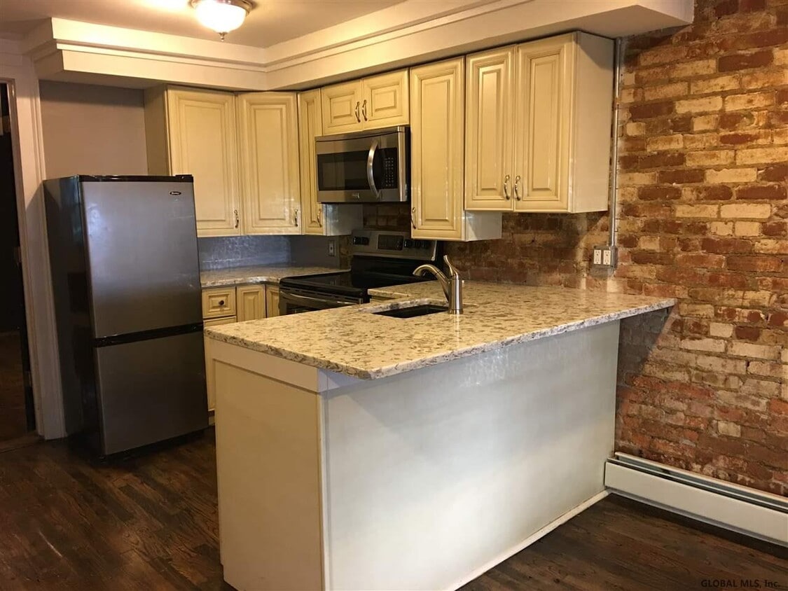 Primary Photo - 108 Chestnut Street