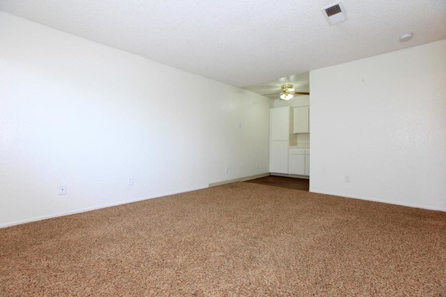 1 HAB Sala de estar/comedor - Terrace East Apartment Homes