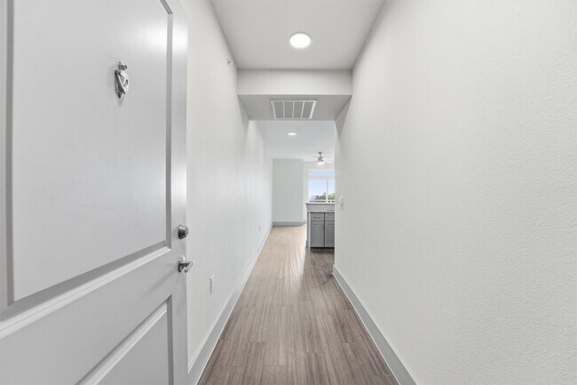 Foto del edificio - 6955 Turtlewood Dr