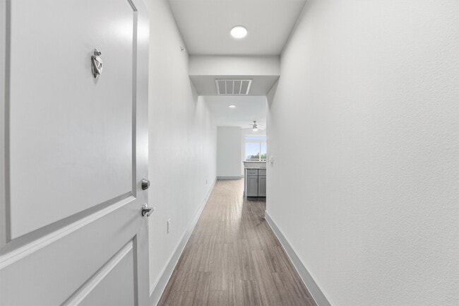Building Photo - 6955 Turtlewood Dr
