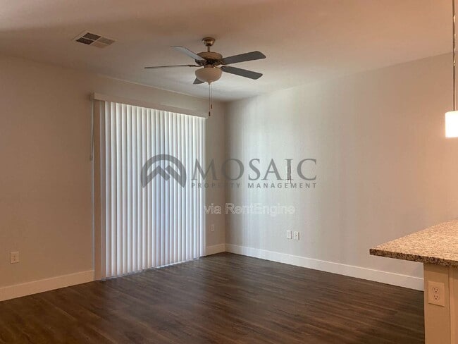 Foto del edificio - 7531 E Billings St