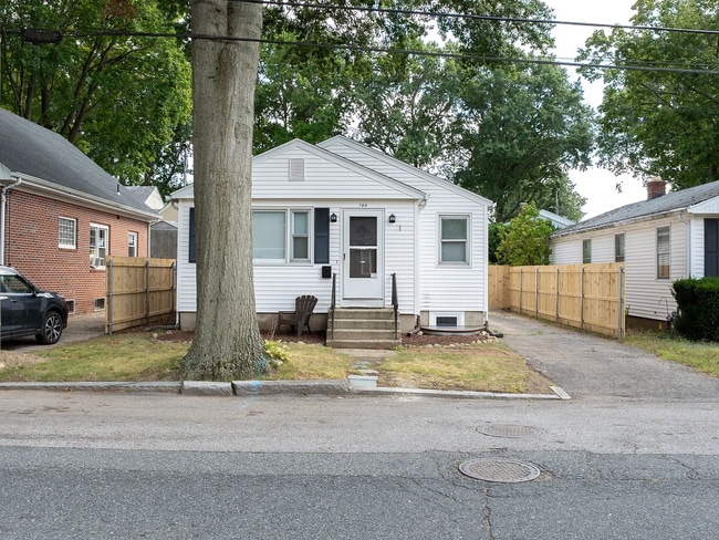 Building Photo - 144 Texas Ave