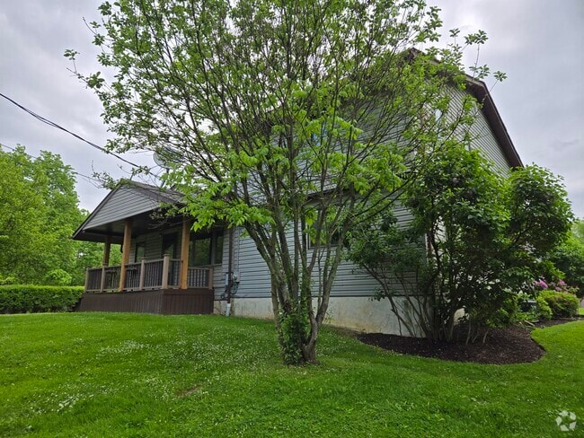 Building Photo - 10043 Chillicothe Rd
