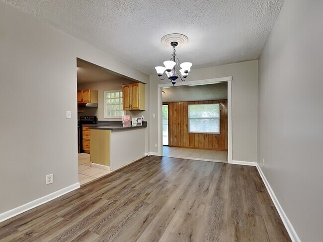 Foto del edificio - 2511 Green Oak Dr