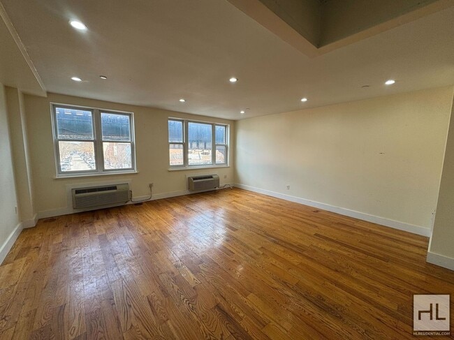 Building Photo - BROADWAY