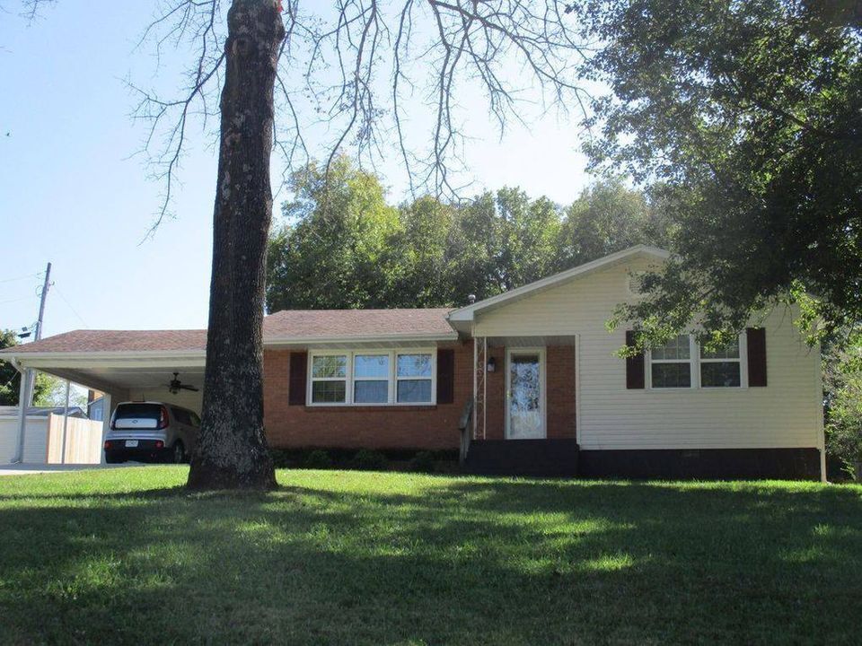 1410 W 2nd St, West Plains, MO 65775 House Rental in West Plains, MO