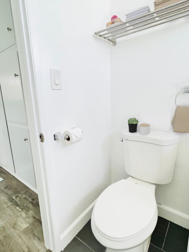 Interior Photo - Alhambra Gardens