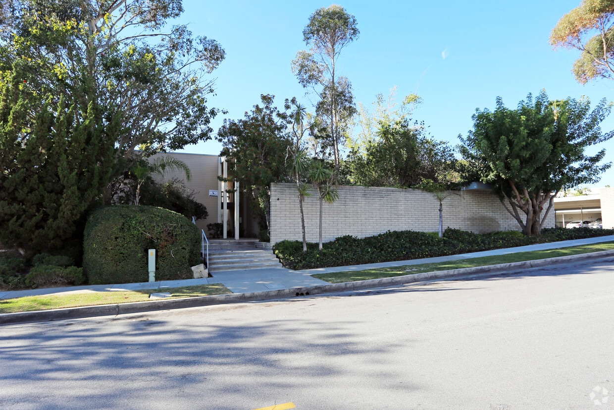 Primary Photo - Domingo Apartments