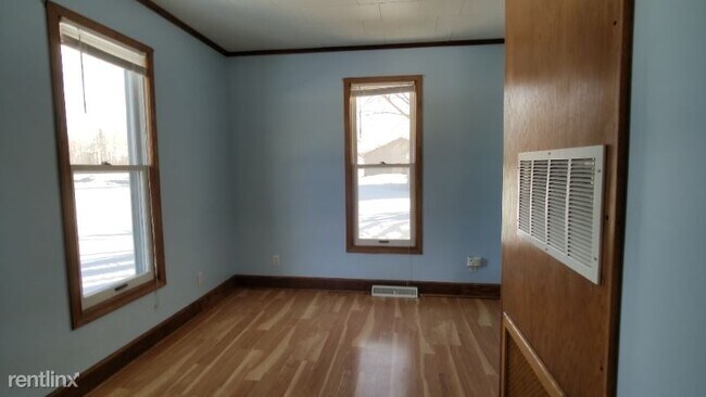 Building Photo - 2 br, 1 bath House - 6308 Oakes Ave