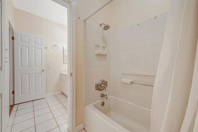 Foto del edificio - Lake Isabella Way