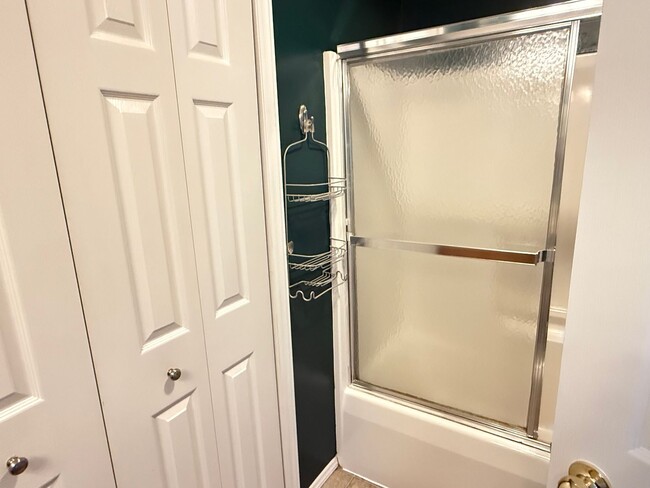 Building Photo - Beautifully decorated 3BR townhouse in Bloomington