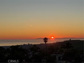 Building Photo - 1060 Calle Del Cerro