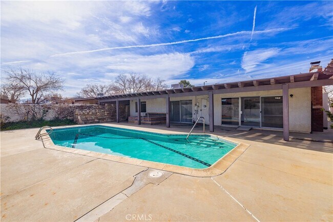 Building Photo - 37800 Rudall Ave