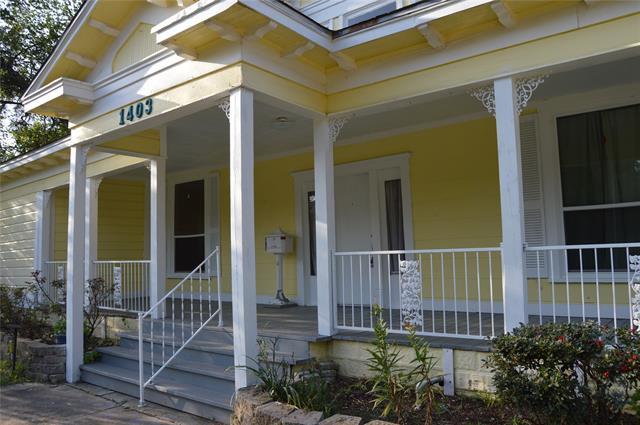 Building Photo - 1403 Bonham St