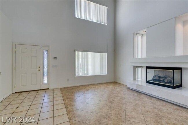 Foto del edificio - Spacious 5 bedroom!