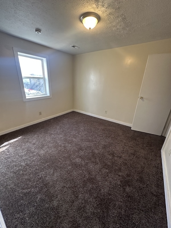 Building Photo - 6704 Claasen Ave