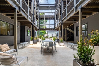 Building Photo - Millhouse