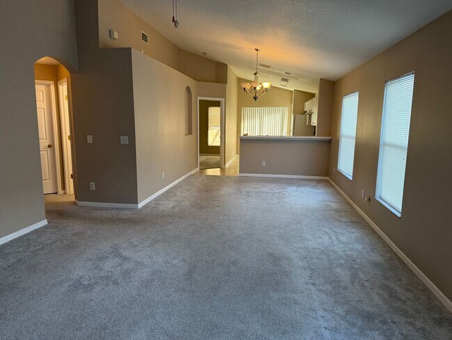 Foto del edificio - VALRICO home with fenced yard and screened lanai