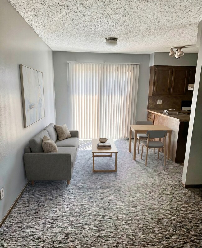 Foto del edificio - 8630 Lane Ave