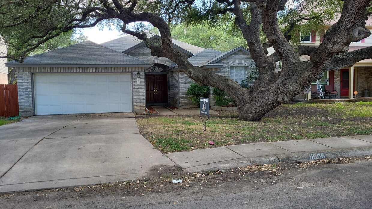 Foto principal - One Story With Open Floor Plan and Beautif...