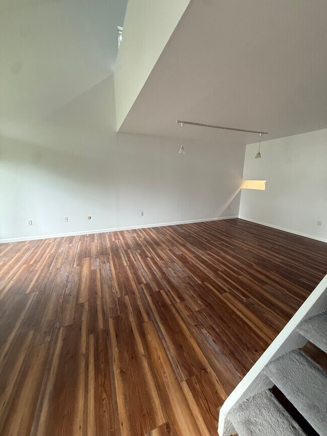 Foto del edificio - 1051 Danby Rd