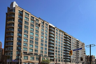 Building Photo - 109 Front St E