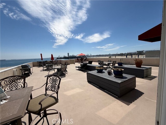 Foto del edificio - 1174 E Ocean Blvd