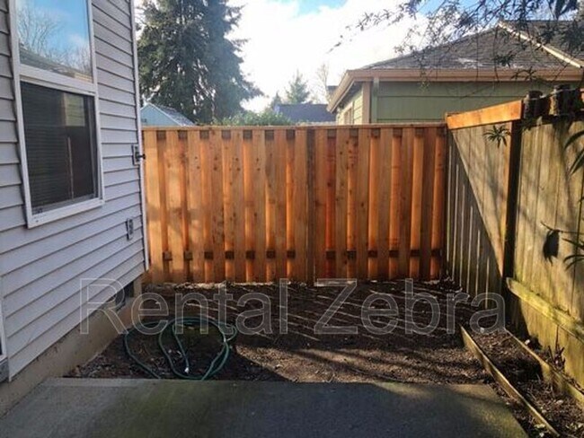 Building Photo - 6702 SE 80th Ave