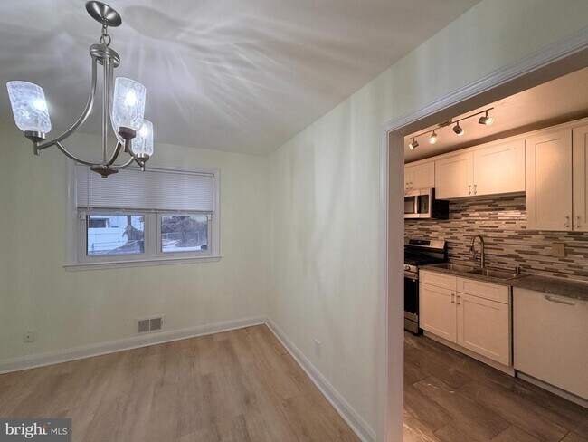 Foto del edificio - 1262 Halstead Rd