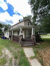 Building Photo - 825 W Highland Ave