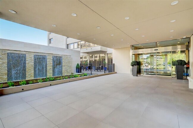 Foto del edificio - 49 Briar Hollow Ln