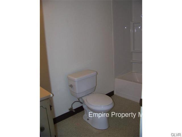 Foto del edificio - 715 E 7th St