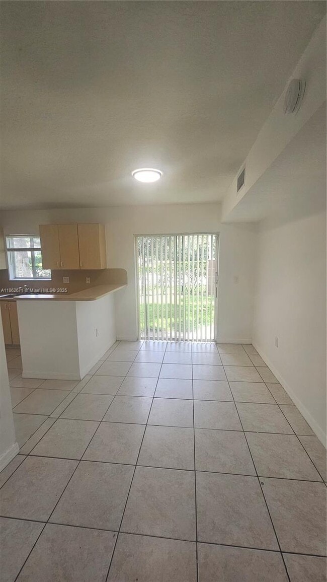 Building Photo - 1301 SE 28th Ln
