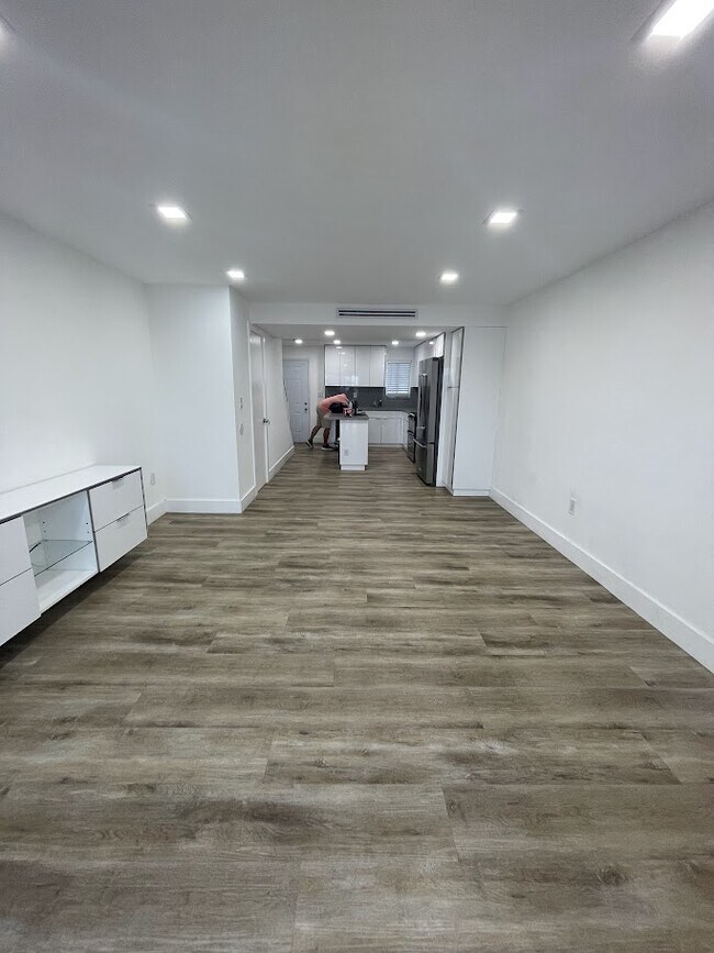 Foto del edificio - 2750 W 76th St