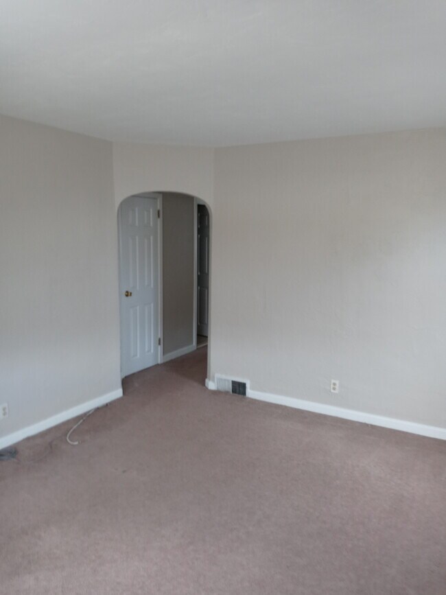 Living Room - 3139 Fairfield St
