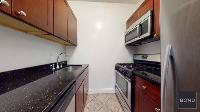 Building Photo - 2 bedroom in NEW YORK NY 10014