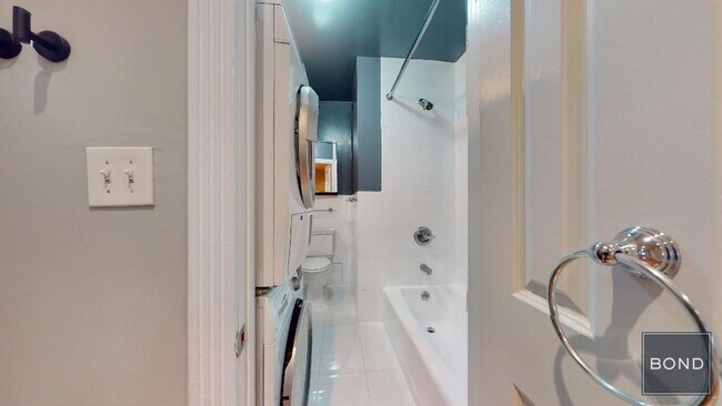 Foto del edificio - 219 E 23rd St