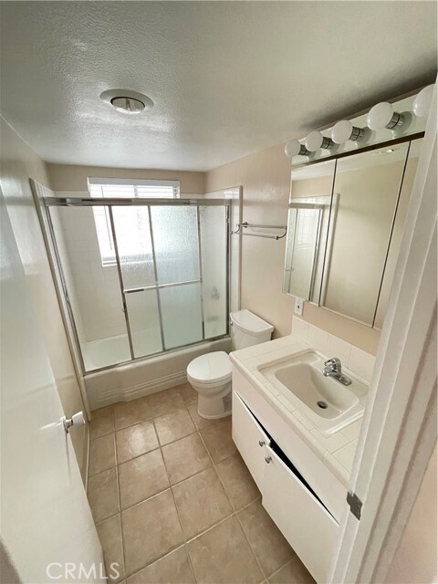 Building Photo - 310 Dahlia Pl