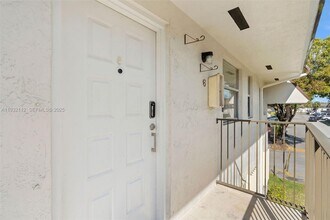 Building Photo - 7111 SW 129th Ave