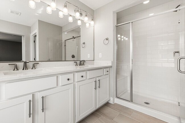 Building Photo - Beautiful Home in Commerce City!