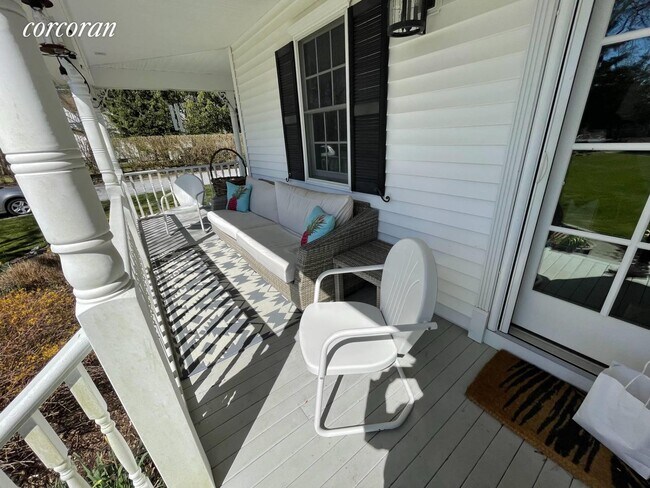 Building Photo - 6 Quail Hedge Ln