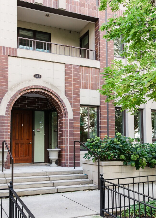 Foto del edificio - 409 E Benton Pl