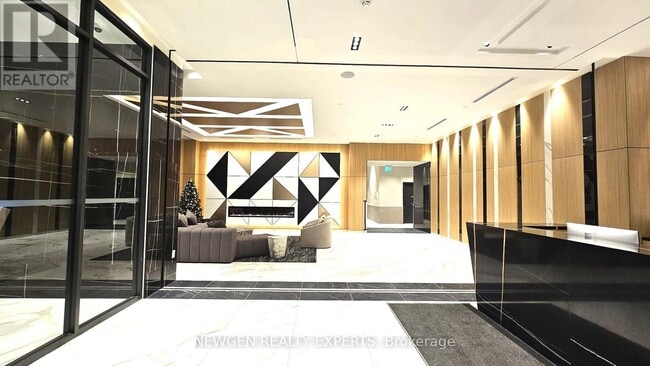 Building Photo - 204 Burnhamthorpe Rd E