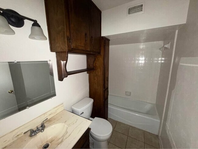 Building Photo - 371 W Elm Mott Dr