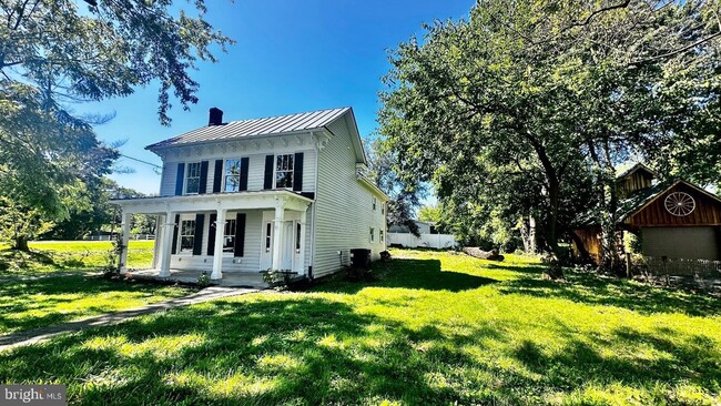 Foto del edificio - 5241 Main St