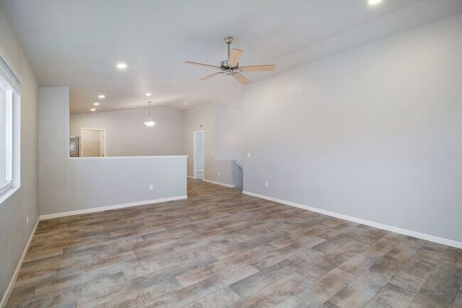 Building Photo - 4461 Soya Ave