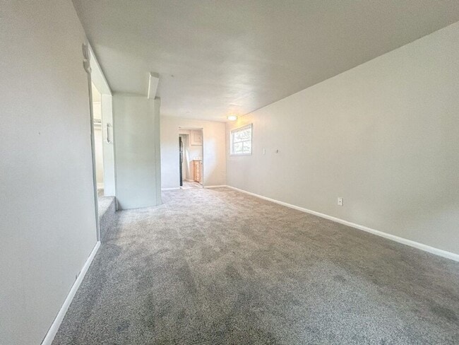 Building Photo - 6506-6509 NE 66th Ave